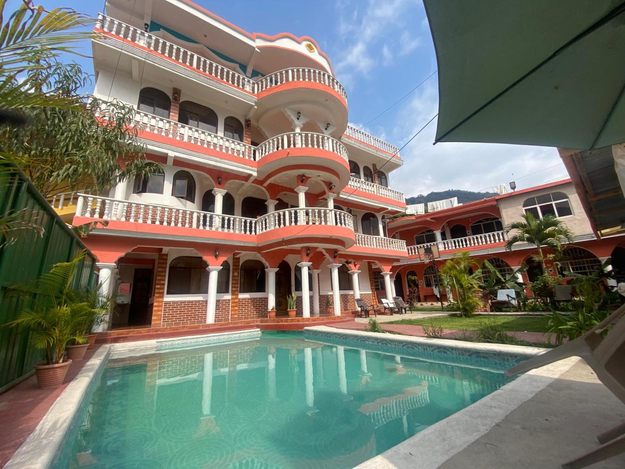 Hotel Posada Gutierrez Панахачел Екстериор снимка